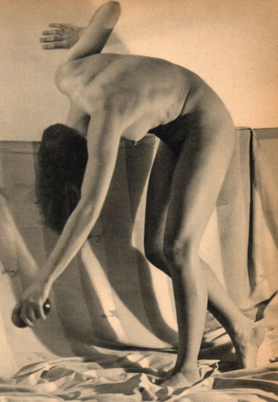 André Steiner [Andor Steiner] :: Female nude, bending over forward, ca. 1934.