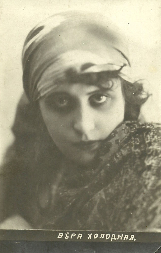 Russian first silent movie star Vera Kholodnaya. Another postcard of the image on top. | src Flickr 