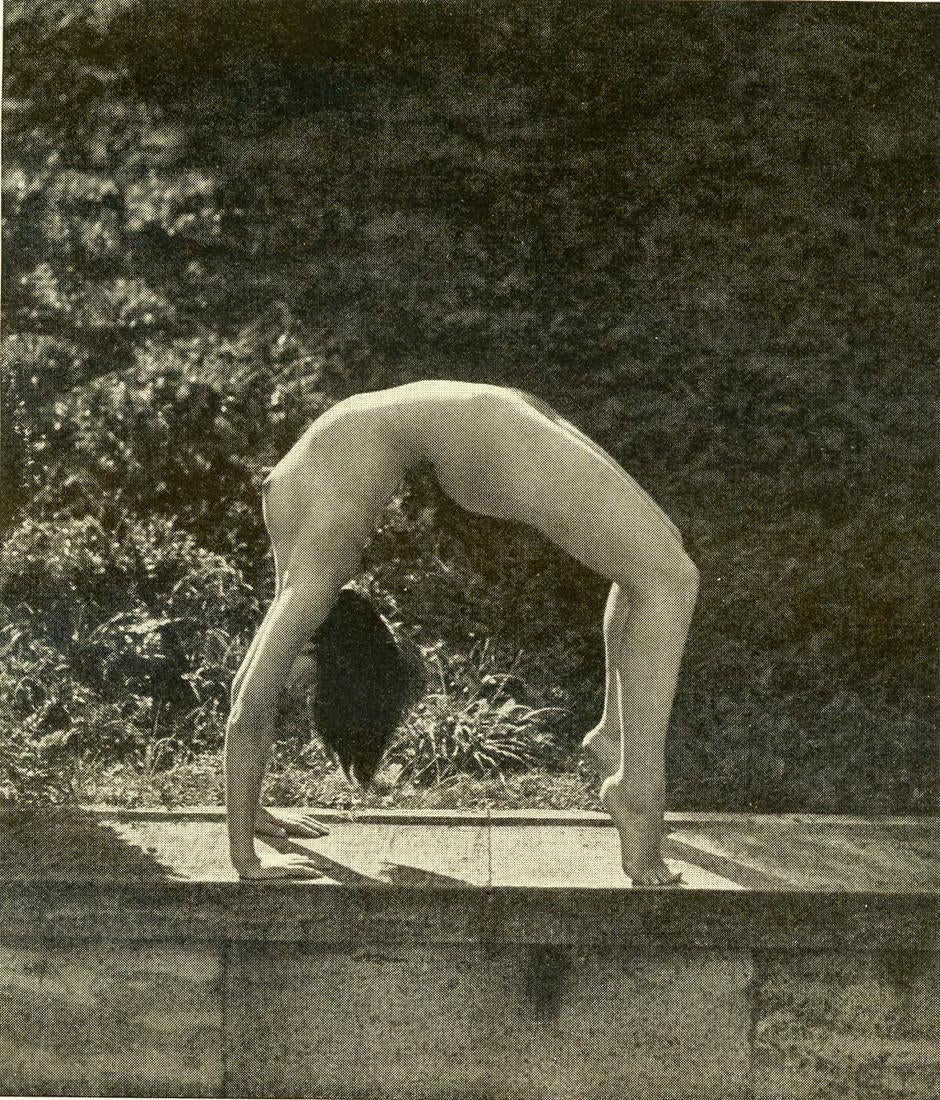 Paul Jsenfels :: Nude, ca. 1927. Photographed at the Herion Dance School in Stuttgart. | src and hi-res liveauctioneers