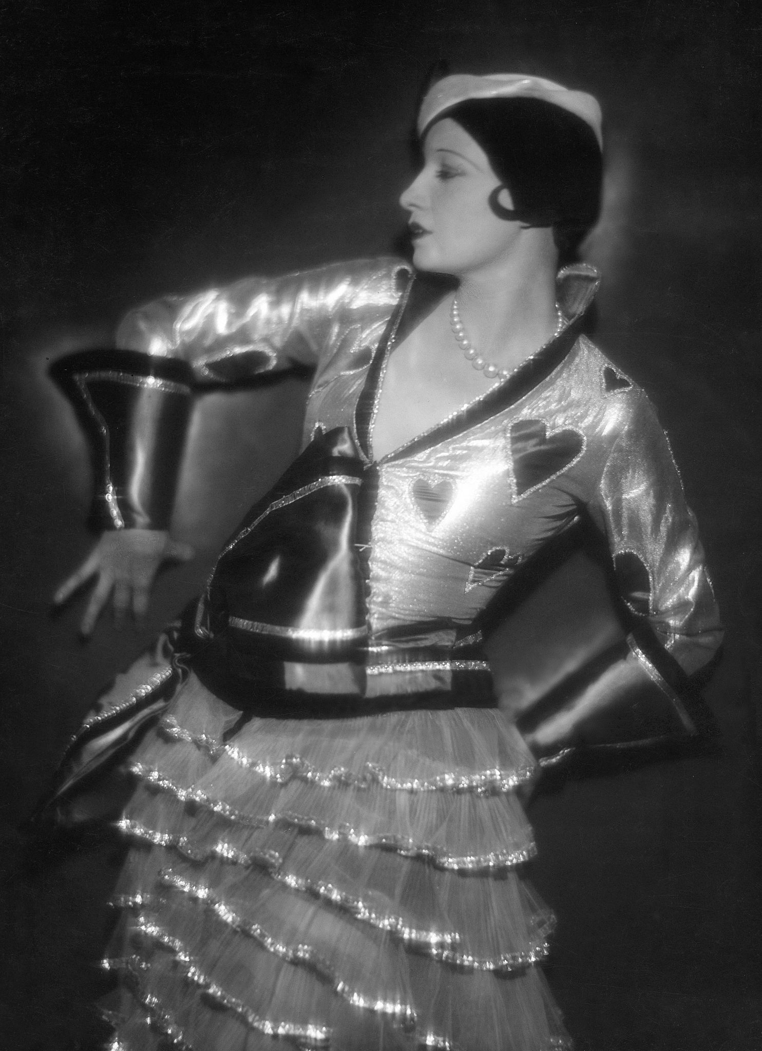 Freiherr Wolff von Gudenberg :: Dancer Jenny Steiner wearing a carnival costume 'Coeur Dame', 1929. Design by Joe Strassner (Modell: Herrmann Gerson) | src Getty Images