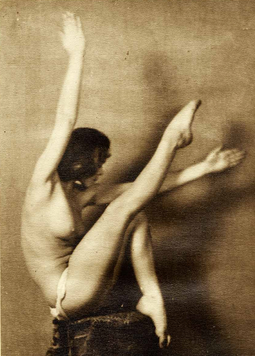 N. Vlas’evsky :: Itta Penzo in the role of Taiakh in the ballet Joseph the Beautiful, 1926. Artist’s photographic print, signed: “Vlas’evsky”. Music by S. Vasilenko, designs by B. Erdman and choreography by K. Goleizovsky for the Odessa Theatre of Opera and Ballet, Catalogue of the second “Art of Movement” exhibition, 1926. | src Nicoletta Misler's “The Russian Art of Movement 1920-1930”