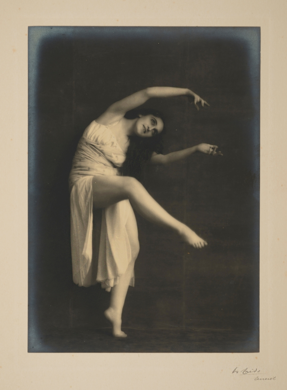 Waldemar Eide :: Portrett av Vera Fokina, 1919. | src Stavanger kunstmuseum