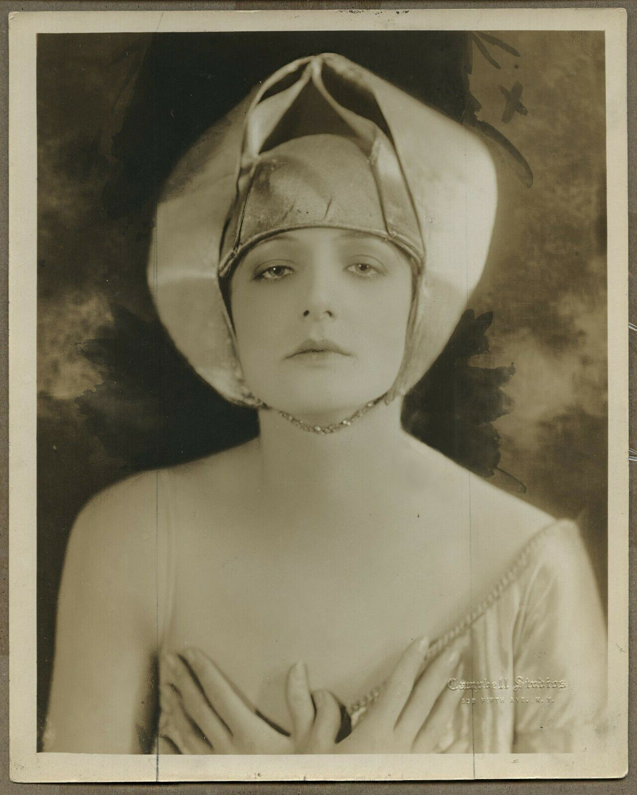 Campbell Studios, NY :: Ziegfeld Follies showgirl Dolores, 1920s. | src eBay