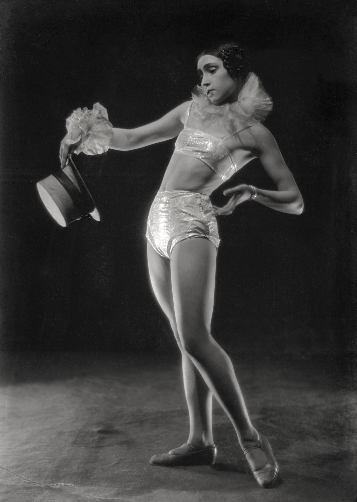 Alexander Grinberg :: Dancer Ekaterina Lopatin. A scenic study, 1922. Vera Maja Studio, Moscow. | src FotoSoyuz ~ Getty Images