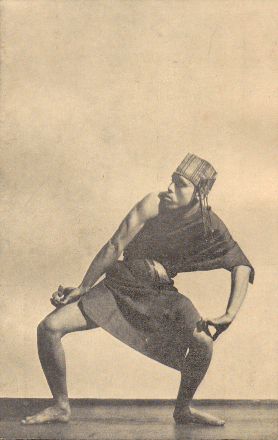 Mary-Wigman-Schule, Dresden, um 1927. From: Rose-Marie Bachofen Fotoalbum 'Jugend' page 22 © Münchner Stadtbibliothek, 2020 | src Monacensia in Hildebrandhaus