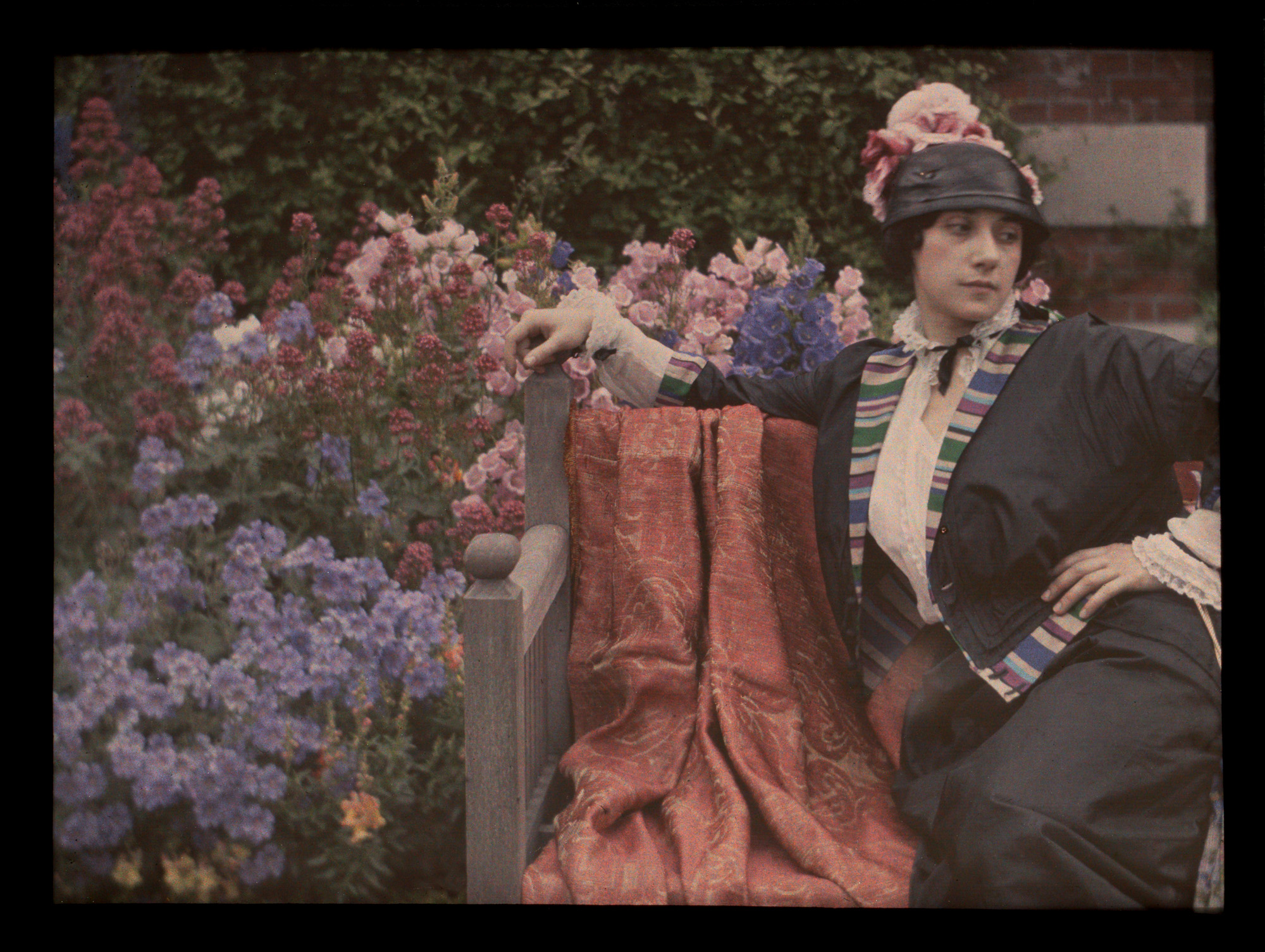 Adolf de Meyer :: Tamara Karsavina, ca. 1908. Autochrome. From the exhibition "Quicksilver Brilliance: Adolf de Meyer Photographs" at the Met, direct link