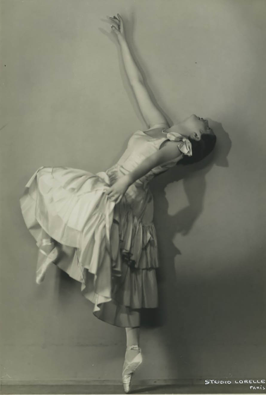 Studio Lorelle - Lucien Lorelle :: Jacqueline Jako-Mica (Nicole Chaumot) at Casino de Paris, 1940s | src Abebooks