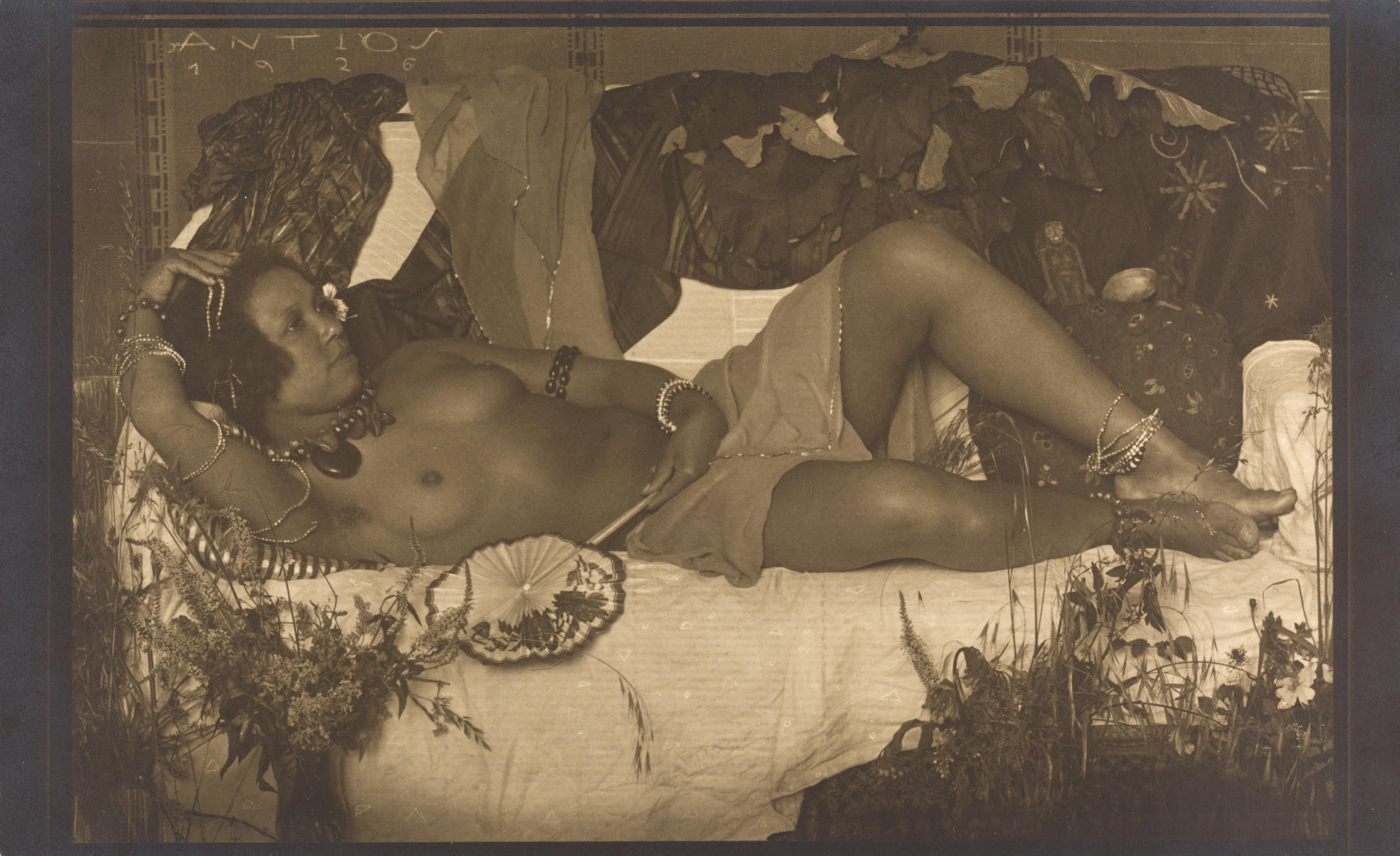 Anton Josef Trčka, Antios (1893–1940) :: ‘Aktstudie VI’, Vienna, 1926. Vintage brome-silver print, brown-toned, double-weight matte paper. Signed and dated by the photographer “ANTIOS 1926” in the negative upper left, handwritten annotation “Foto Ringwerkstaetten” and numbered “VI” in pencil on the reverse.