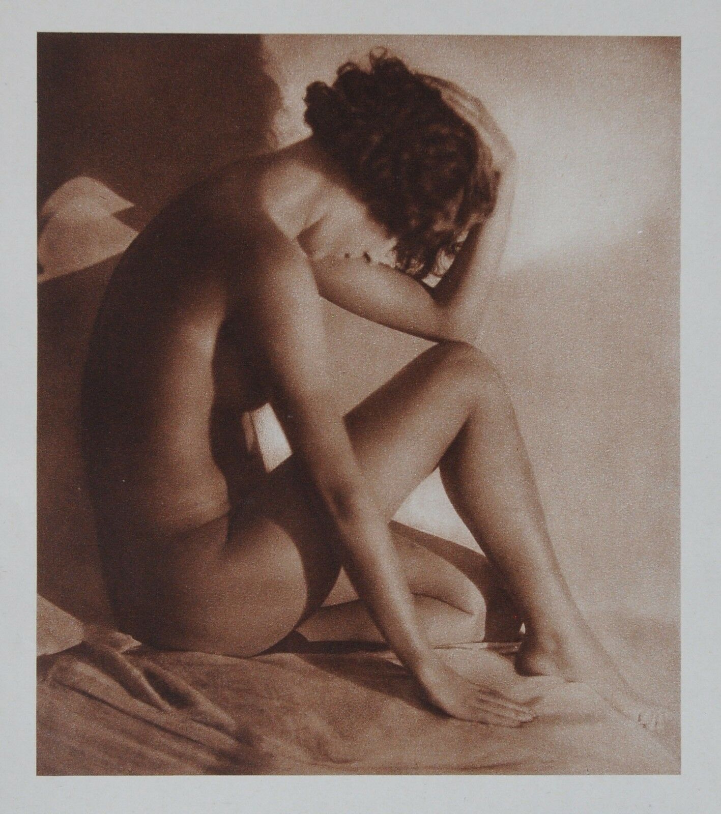 Erna Lendvai-Dircksen :: Finnin · Finnish · Finlandaise, um 1925. Photogravure. Editiert und gedruckt 1925 von der Gesellschaft zur Verbreitung klassischer Kunst, Berlin | src eBay