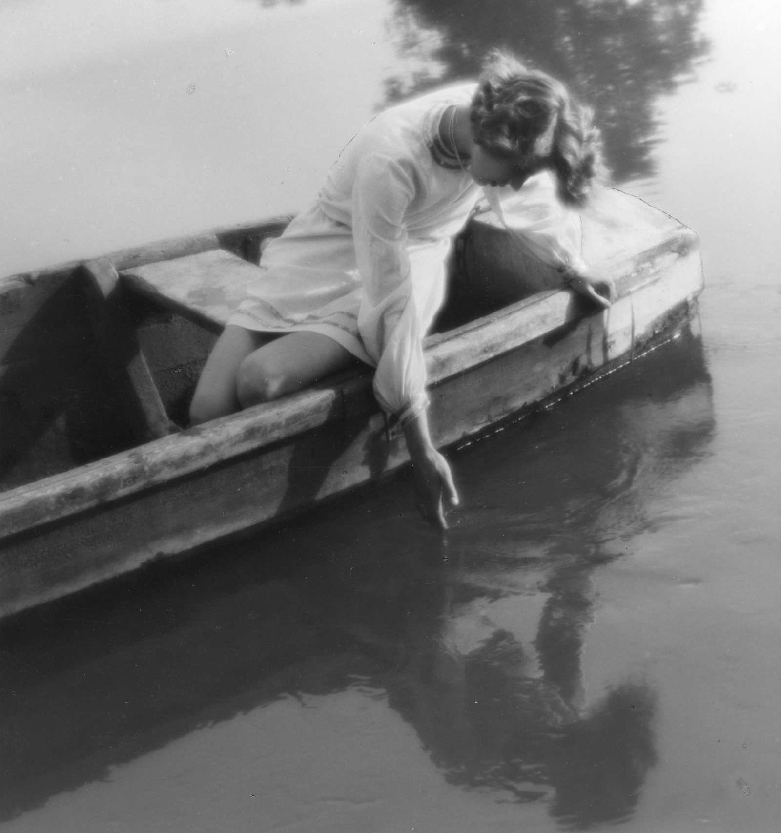 Lala Aufsberg :: "Träumerei" | Reverie | Daydream, 1933. | src Deutsche Fotothek