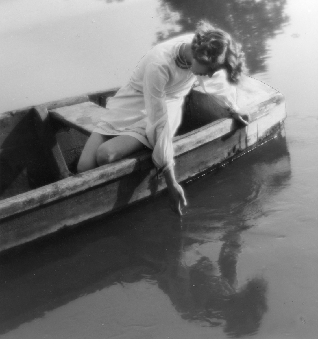 Lala Aufsberg :: "Träumerei" | Rêverie | Daydream, 1933. | src Deutsche Fotothek