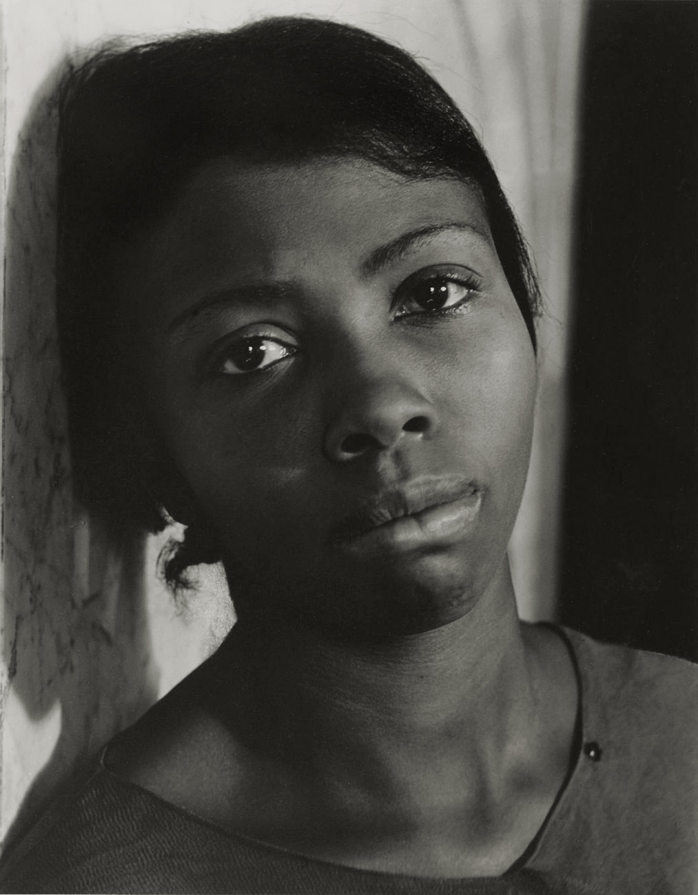 Consuelo Kanaga (1894-1978) :: Annie Mae Merriweather, 1935. Gelatin silver print. 'The New Woman behind the Camera' exhibition at The Met