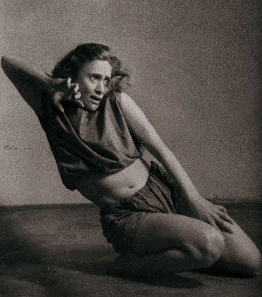 Hungarian dancer and choreographer Éva E. Kovács (1922-2018), 1945-1946. Illegible photographer's name (right margin). | src MoHa / Mozdulatművészek Háza - Orkesztika Alapítvány