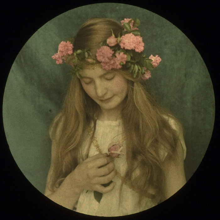 Sebastiaan Alfonse Van Besten :: Modesty, ca. 1912. Autochrome. | src Belgian Autochromists