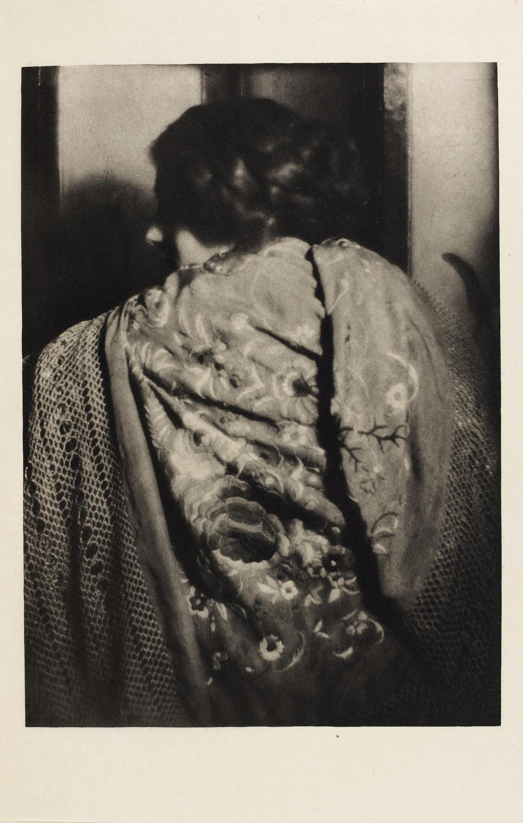 Paul B. Haviland :: The Spanish Shawl. Published in Camera Work: A Photographic Quarterly, Heft 39, 1912