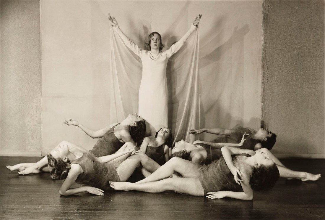 Martta Bröyer created dance performances based on the collection of Finnish folk poems, Kanteletar, among other works, that suited her style based on dance without music, only accompanied by poetry recitation. The Finnish series was presented at the National Theater in 1931. | src Helsinki City Museum ~ Helsingin kaupunginmuseo
