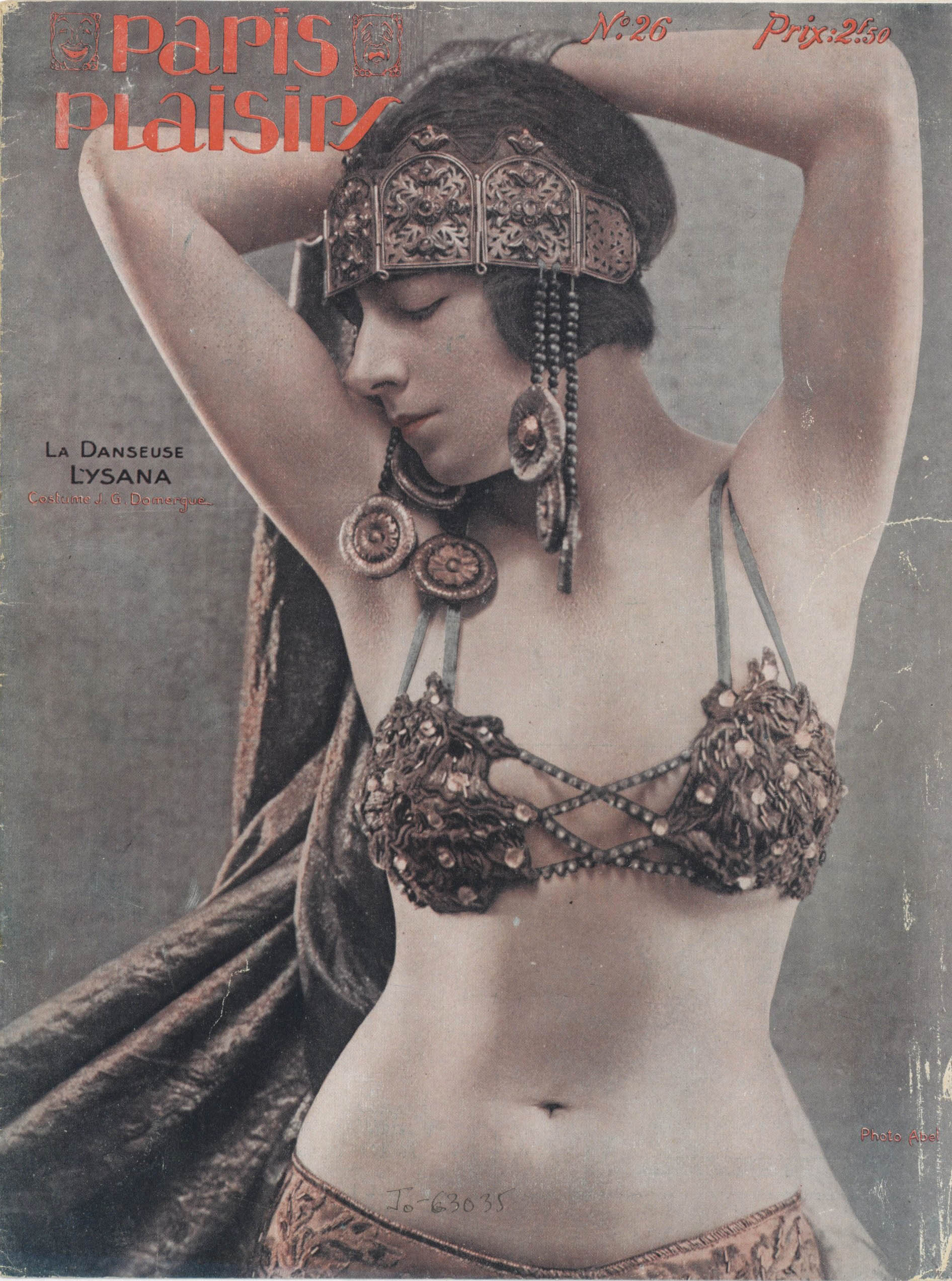 La danseuse Lysana. Costume Domergue. Photo Abel. Paris-plaisirs: revue mensuelle esthétique et humoristique (nº 26), juillet 1924. | BnF · Gallica