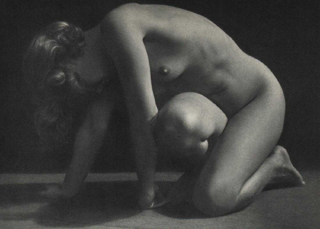 Ergy Landau · Ukrainian model Assia Granatouroff, 1930s. Printed in 1954. | src liveauctioneers