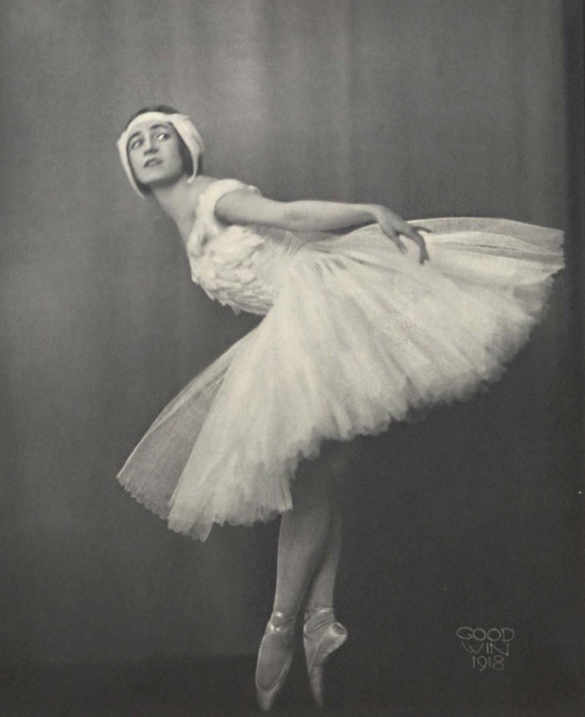 Henry B. Goodwin :: Jenny Hasselqvist, The Dying Swan. From a series of photos of Hasselquist taken between 1916 and 1918. The Goodwin Collection, The Royal Swedish Library. | src Karen Vedel: The Performance of Pictorialist Dance Photography