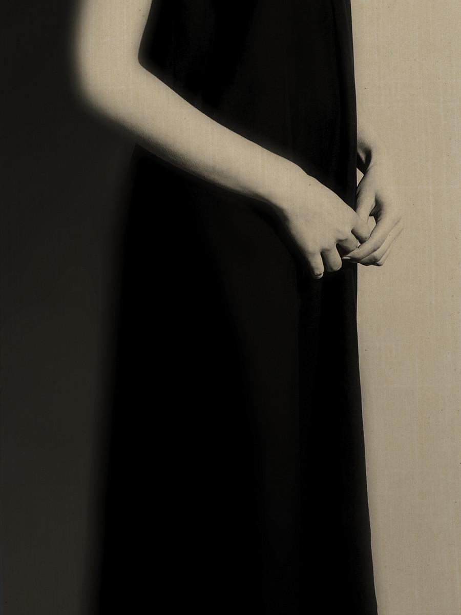 Paul Cupido :: Juliet 6, 2022. From : Remembering You / Se souvenir de toi. Amsterdam Bildhalle
src l'œil de la photographie