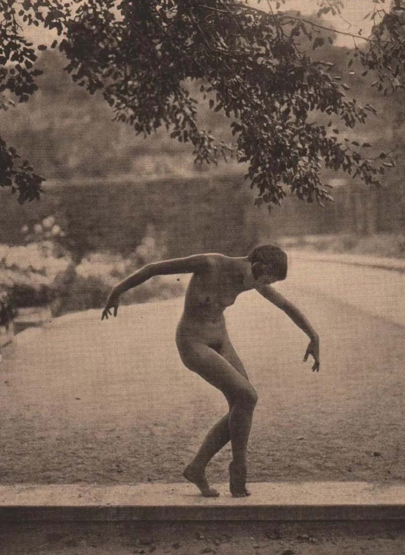 Paul Jsenfels :: Dancer, Stuttgart Dance School, ca. 1927. Photoengraving printed in 1927. | src liveauctioneers
