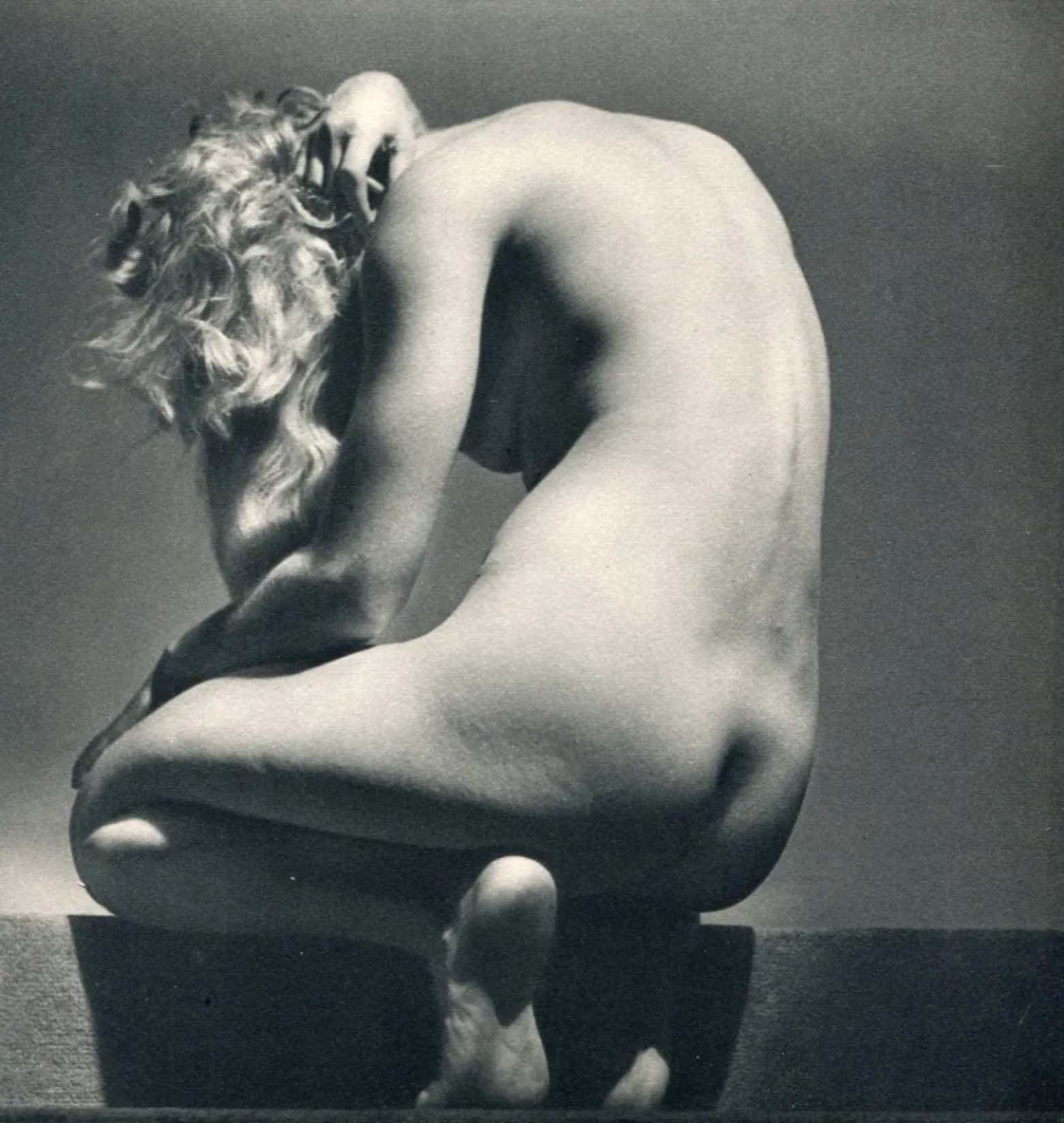 Roger Schall :: Assia Granatouroff. From ‘Formes nues’, album de nus féminins, p. 75, 1935. | src liveauctioneers