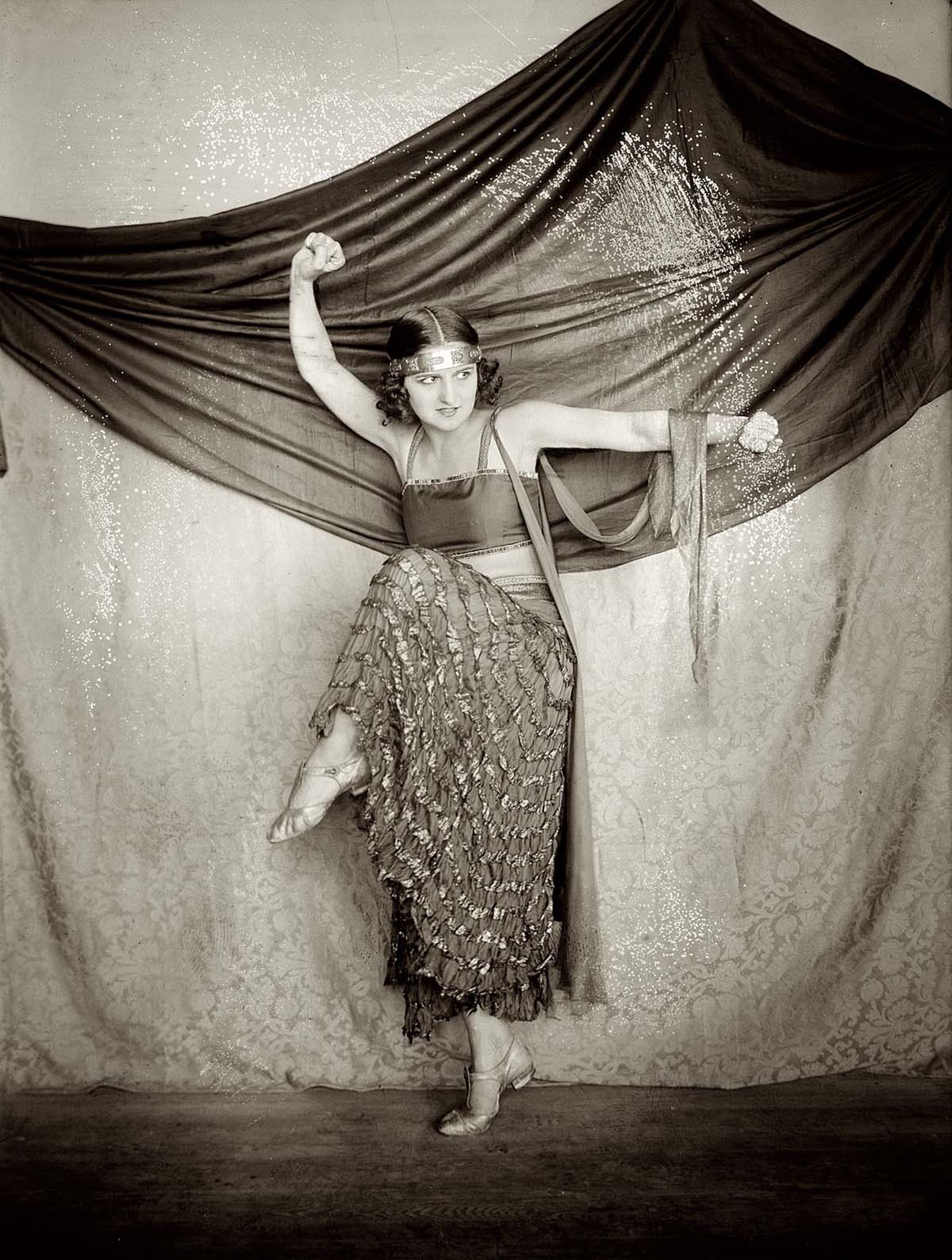 "Rasch dancing" The Viennese ballerina and choreographer Albertina Rasch, glass negative. George Grantham Bain Collection. Shorpy date it 1915, while in the Library of Congress it's dated between 1920-1925.