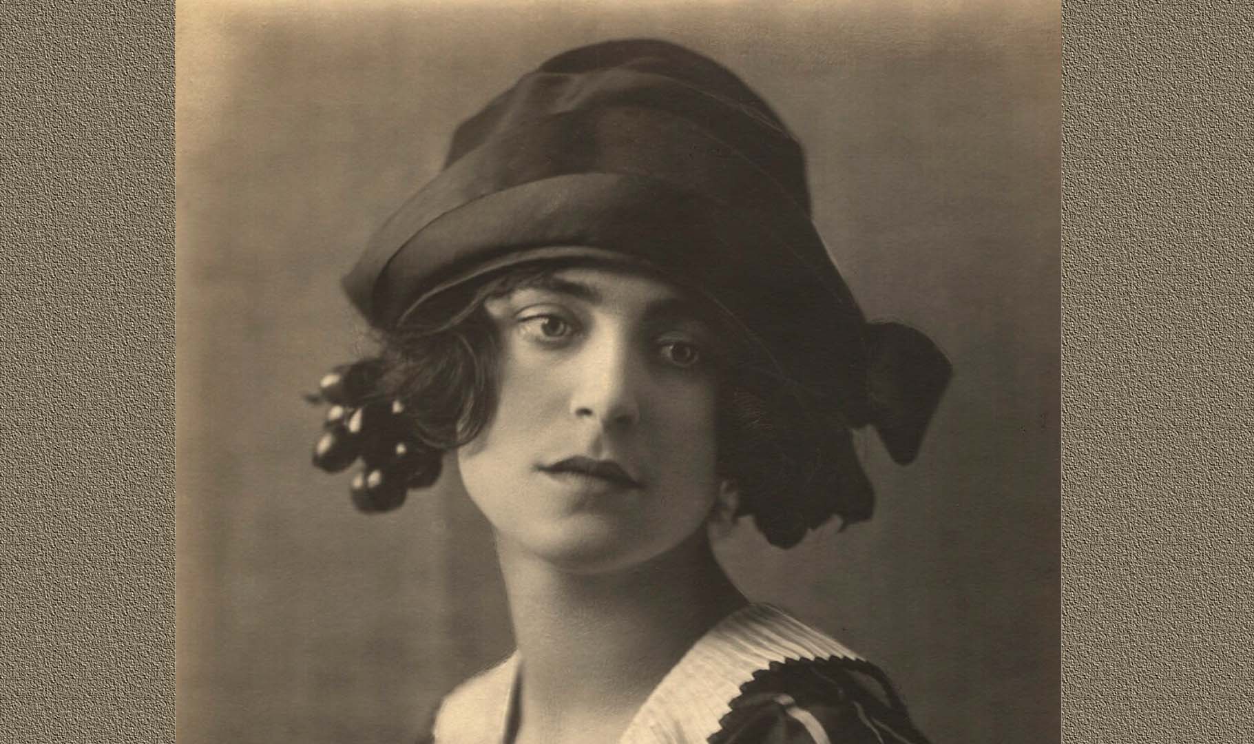 portrait of pianist harriet cohen