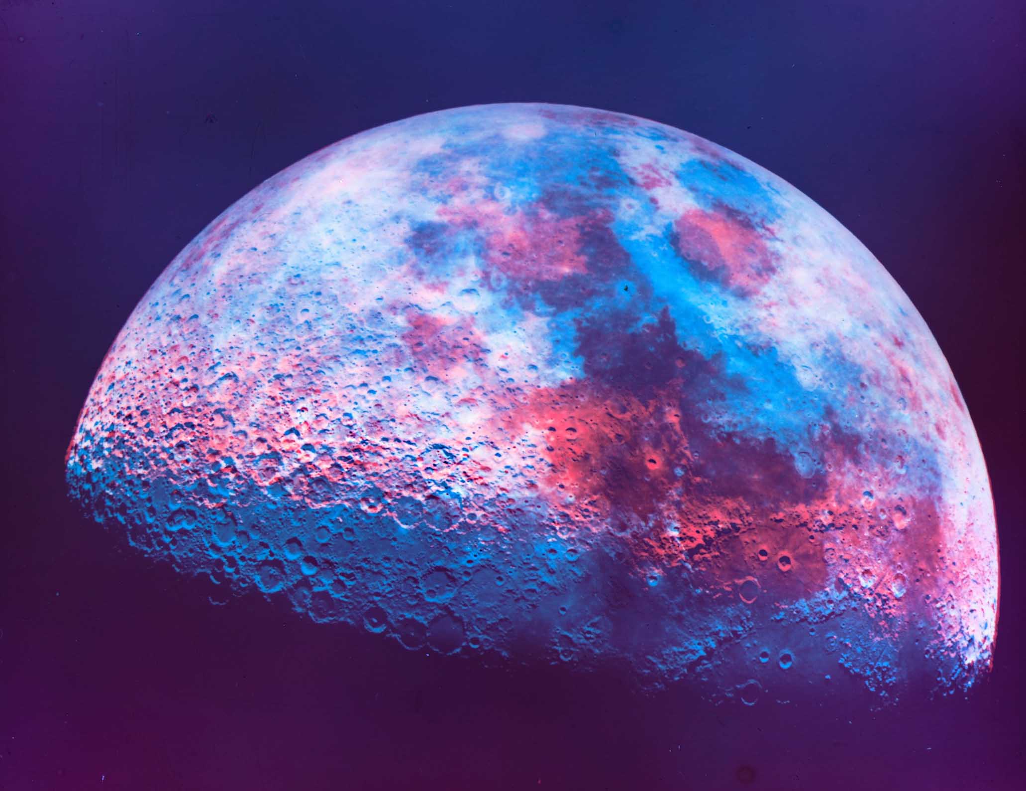 León Gimpel :: Anaglyph of the moon, 1923. Hand-colored silver gelatin glass plate. | src Kunstmuseum Basel