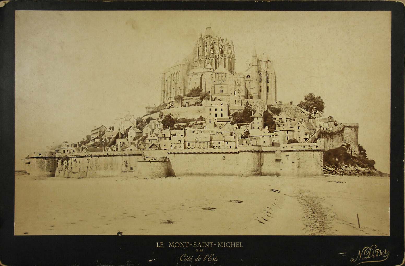Louis-Antonin Neurdein (Studio des Frères Neurdein) :: Le Mont-Saint-Michel, nº 2147, Côté de l'Est. Photographie originale, vers 1900, fixée sur carton. | src eBay