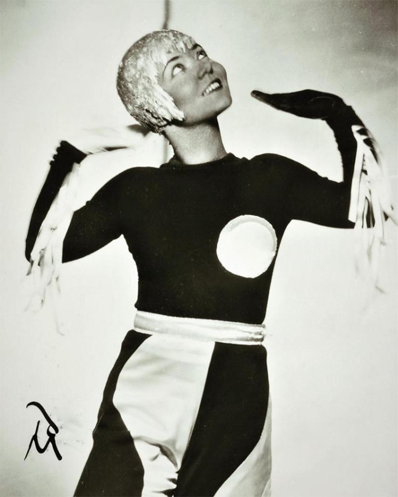 Astrid Malmborg i Rhapsody in Blue, foto: Jan de Meyere. | src Dansmuseet on IG