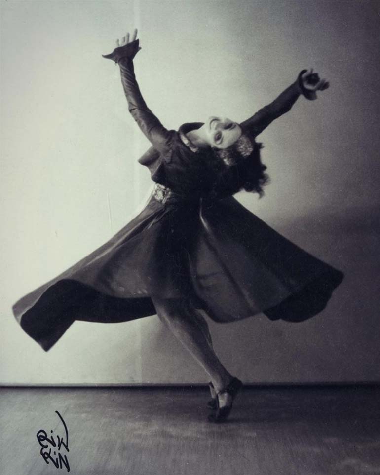 Anna Riwkin :: Ronny Johansson, fotograf: Anna Riwkin. | src Dansmuseet on IG