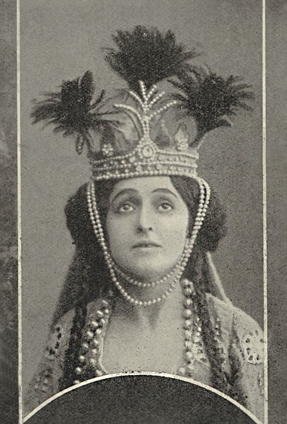 Vera Fokina, 1910. (A. Doumenq.) Collection des plus beaux numéros de "Comœdia illustré" et des programmes consacrés aux ballets et galas russes depuis le début à Paris, 1909-1921. | src BnF
