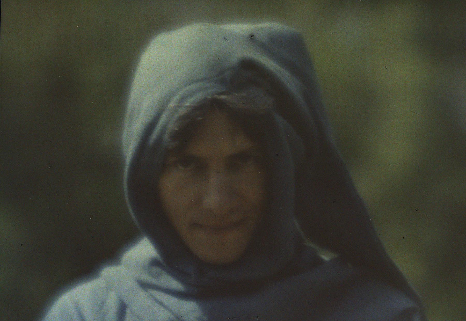 Arnold Genthe :: Percy MacKaye as Alwyn, the poet, a character in Percy MacKaye's play Sanctuary: A Bird Masque, in rehearsal for first performance at the Meriden Bird Club sanctuary dedication in New Hampshire, September 1913. Autochrome. | src Library of Congress