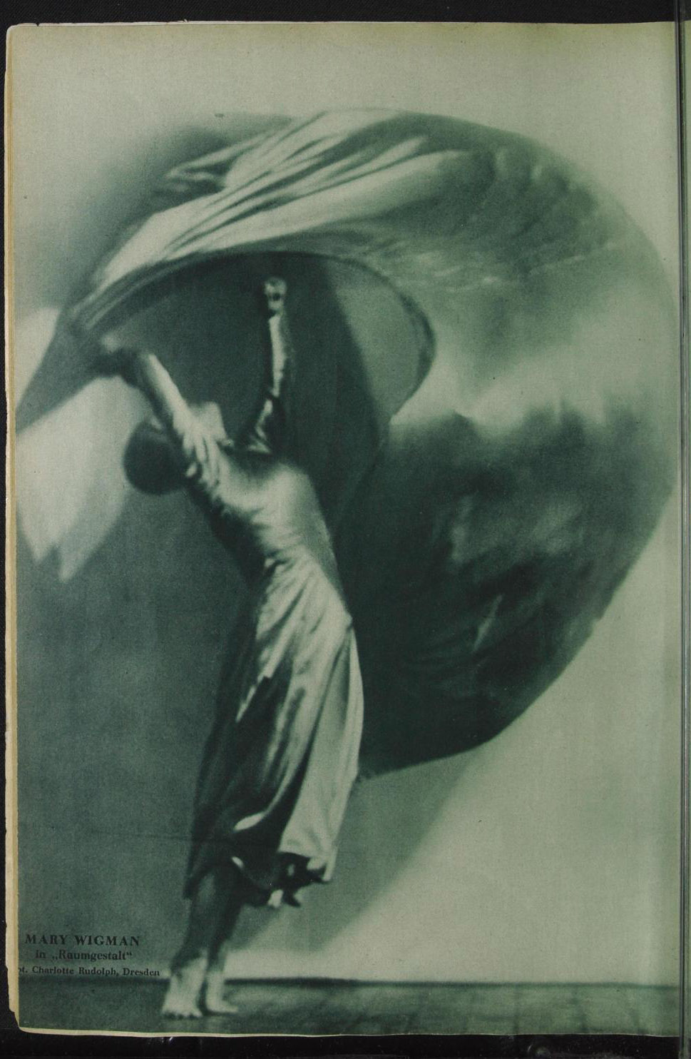 Charlotte Rudolph :: Mary Wigman in Raumgestalt. Scherl’s Magazin Band 6, H.1, Januar 1930