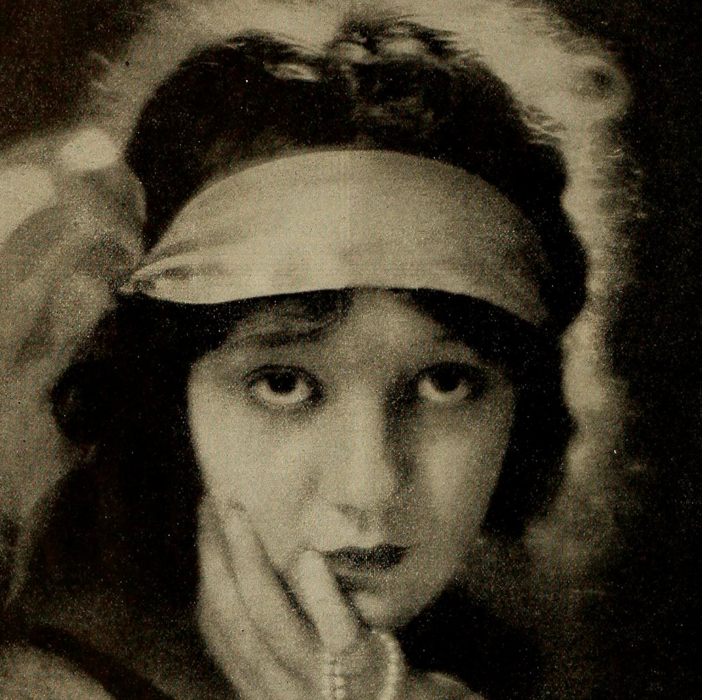 Elinor Fair. Film Fun, November 1919. (detail) | src internet archive