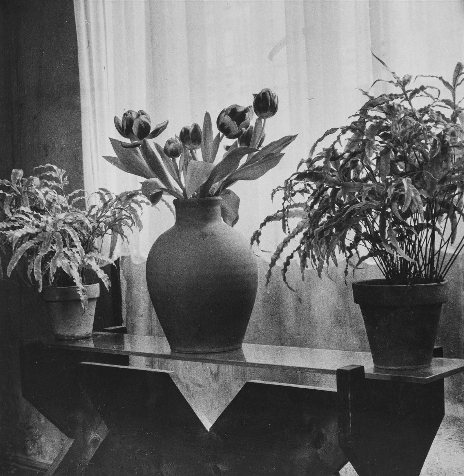 Geza Vandor (1898-1956) :: Sans titre, années 1940s. Tirage gélatino-argentique d'époque. | src Drouot