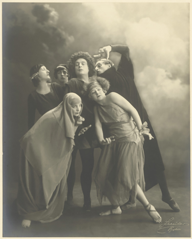 Ernst Schneider :: Tanzbühne Rudolf von Laban: Narrenspiegel, 1926. | src Staatliche Museen zu Berlin, Kunstbibliothek