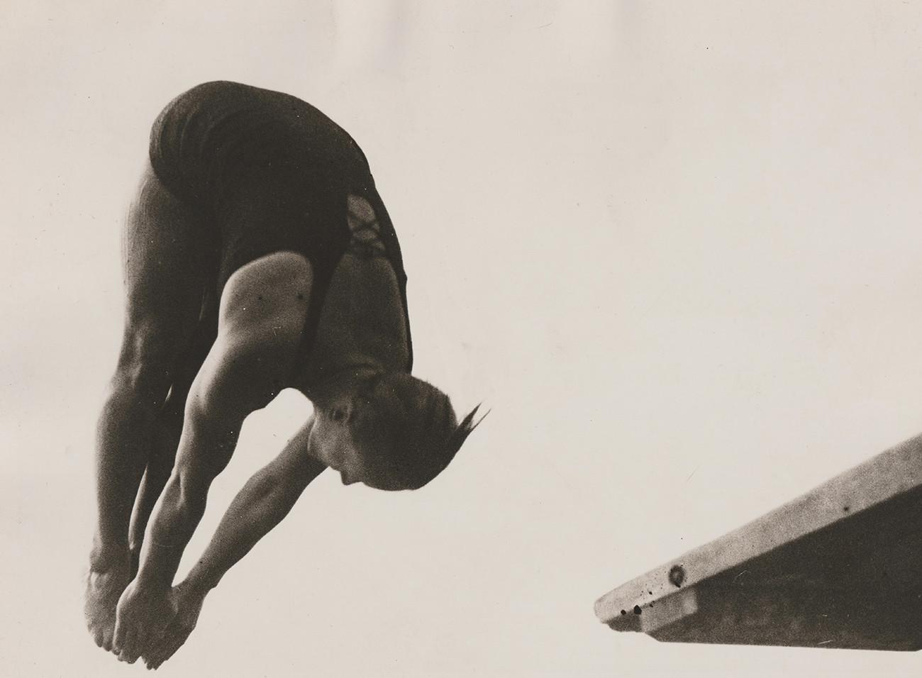 The Scissor Dive. Press Photograph, 1933 / The Classic Photo Fair London 2023